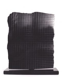 8915 Façade Torse III 35 x 30 x 12 cm marbre noir de Belgique