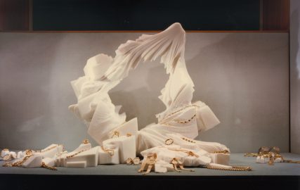 vitrine-bijoux-hermes-1981-benoit-luyckx
